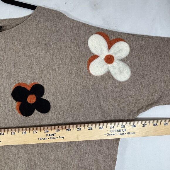 AAEDA Hazelnut Tan Dolma Sleeve Sweater Floral Accents  Pullover - Picture 7 of 12